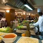 Hotel Oasis Park 4*