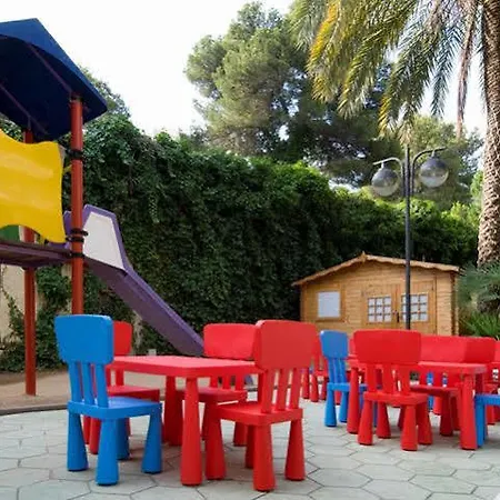 Ξενοδοχείο Oasis Park 4*