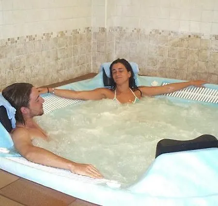 Oasis Park Hotell