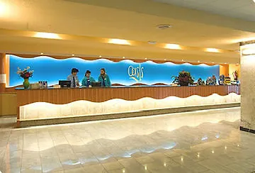 Oasis Park Hotell 4*