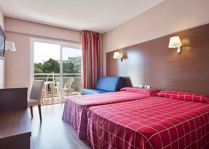 Oasis Park Hotel 4*