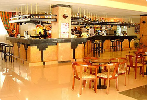 Hotel Oasis Park 4*