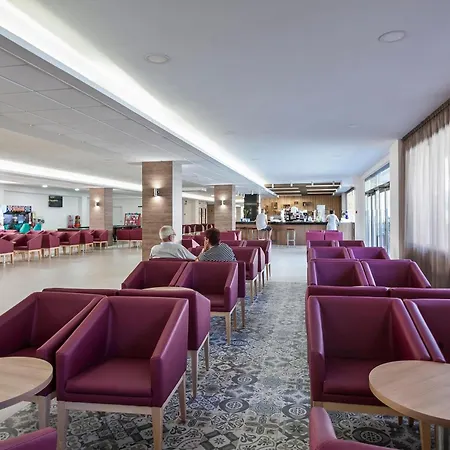 Oasis Park Hotel