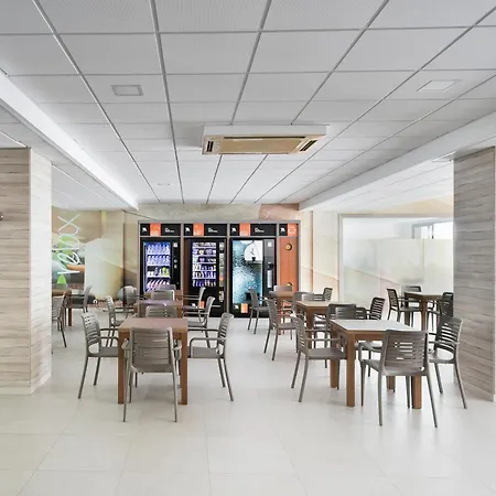 Oasis Park 4* Salou