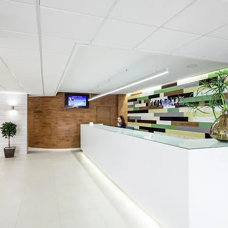 Hotel Oasis Park 4*