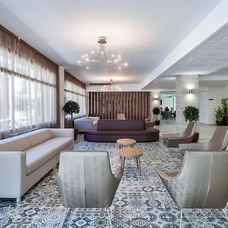 Hotel Oasis Park 4*