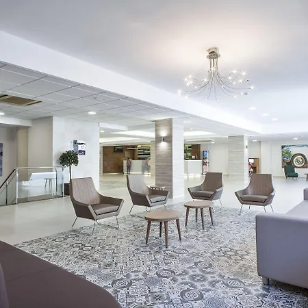 Oasis Park فندق 4*