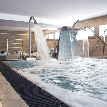 فندق Oasis Park سالو