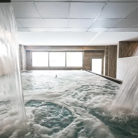 فندق Oasis Park سالو