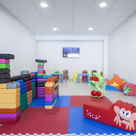 فندق Oasis Park 4*