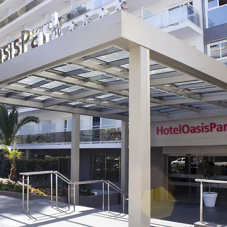 Oasis Park فندق سالو