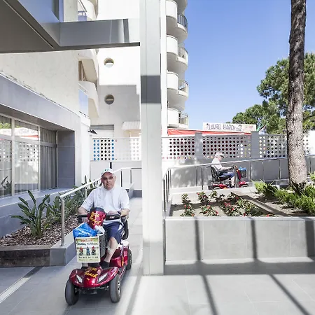 فندق Oasis Park 4*