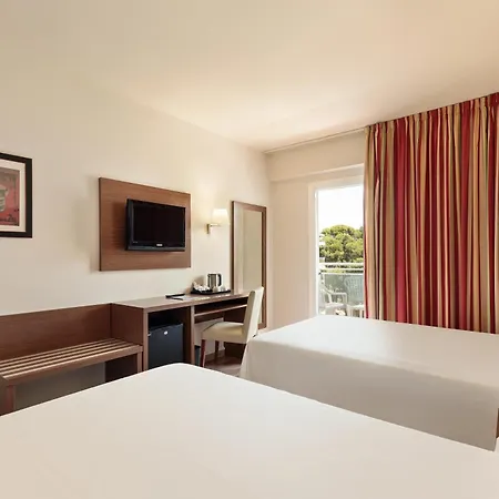 Oasis Park Hotel 4*