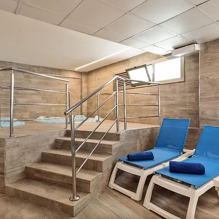 Oasis Park Hotel 4*