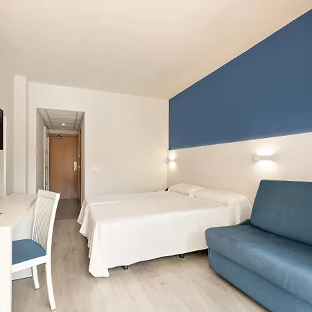 Hotel Oasis Park 4*