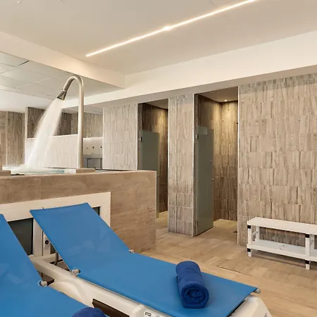 Hotel Oasis Park 4*