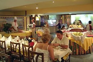 Hotel Oasis Park 4*