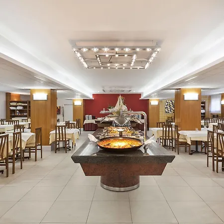 Oasis Park Hotel 4*