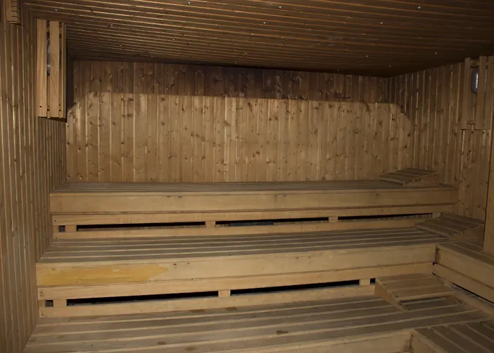 Oasis Park 酒店 萨洛