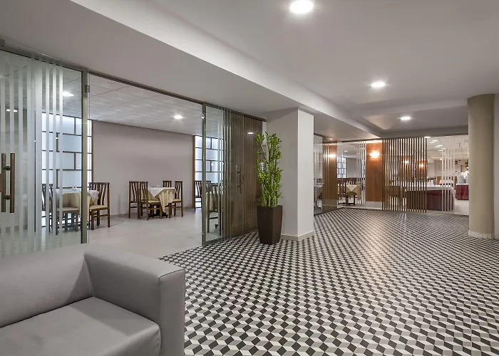 Oasis Park 酒店 4*