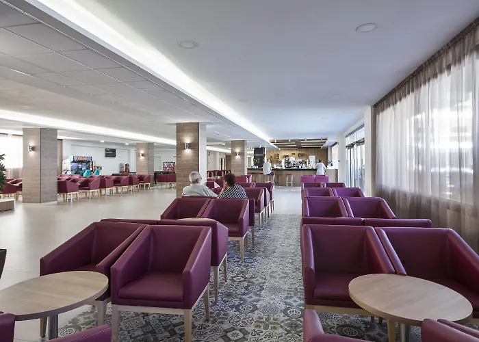 Oasis Park 4*