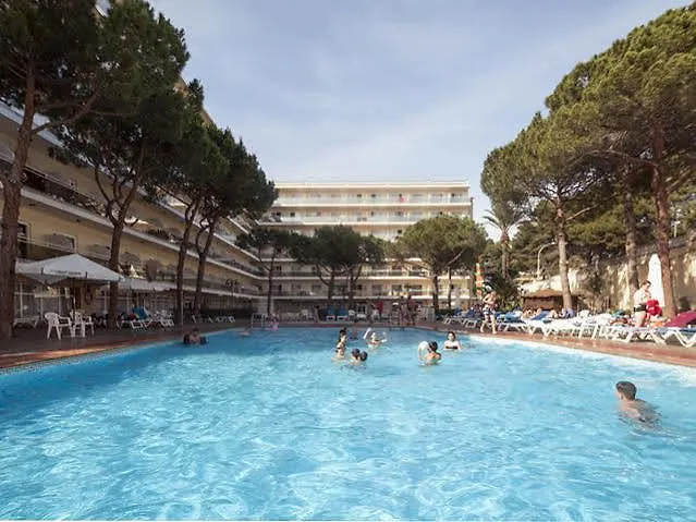 Отель Oasis Park 4*
