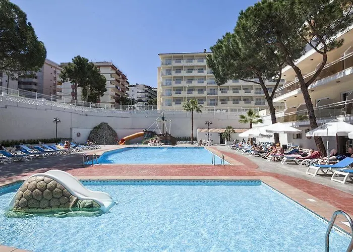 Oasis Park 4* Салоу