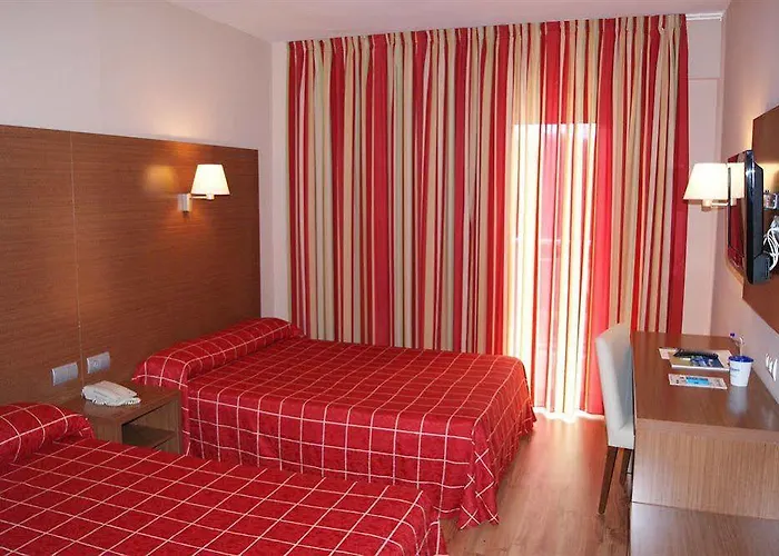 Hotel Oasis Park 4*